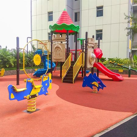 Modern And Comfortable Studio Apartment Springlake Summarecon Near Summarecon By Travelio Bekasi Extérieur photo