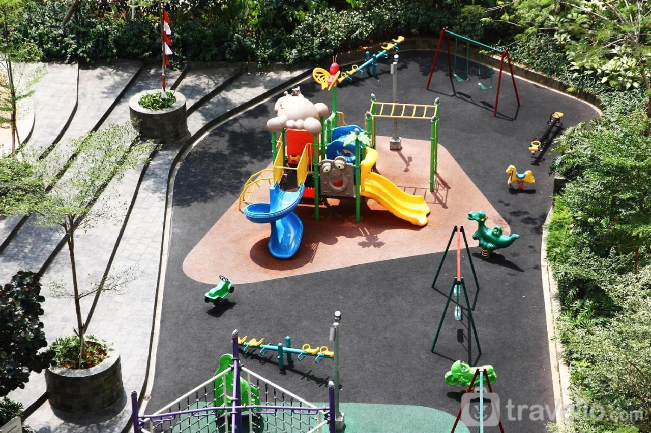 Modern And Comfortable Studio Apartment Springlake Summarecon Near Summarecon By Travelio Bekasi Extérieur photo